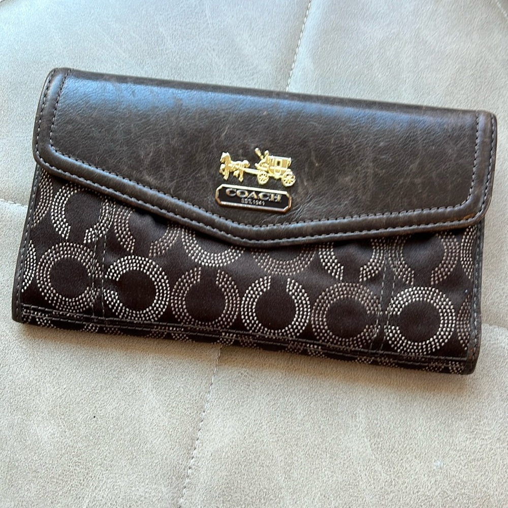 EUC COACH WALLET